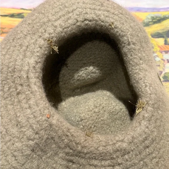 Heavy luxe felt wool hat - Picture 2 of 3